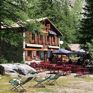 Refuge Du Pre De Madame Carle Locanda